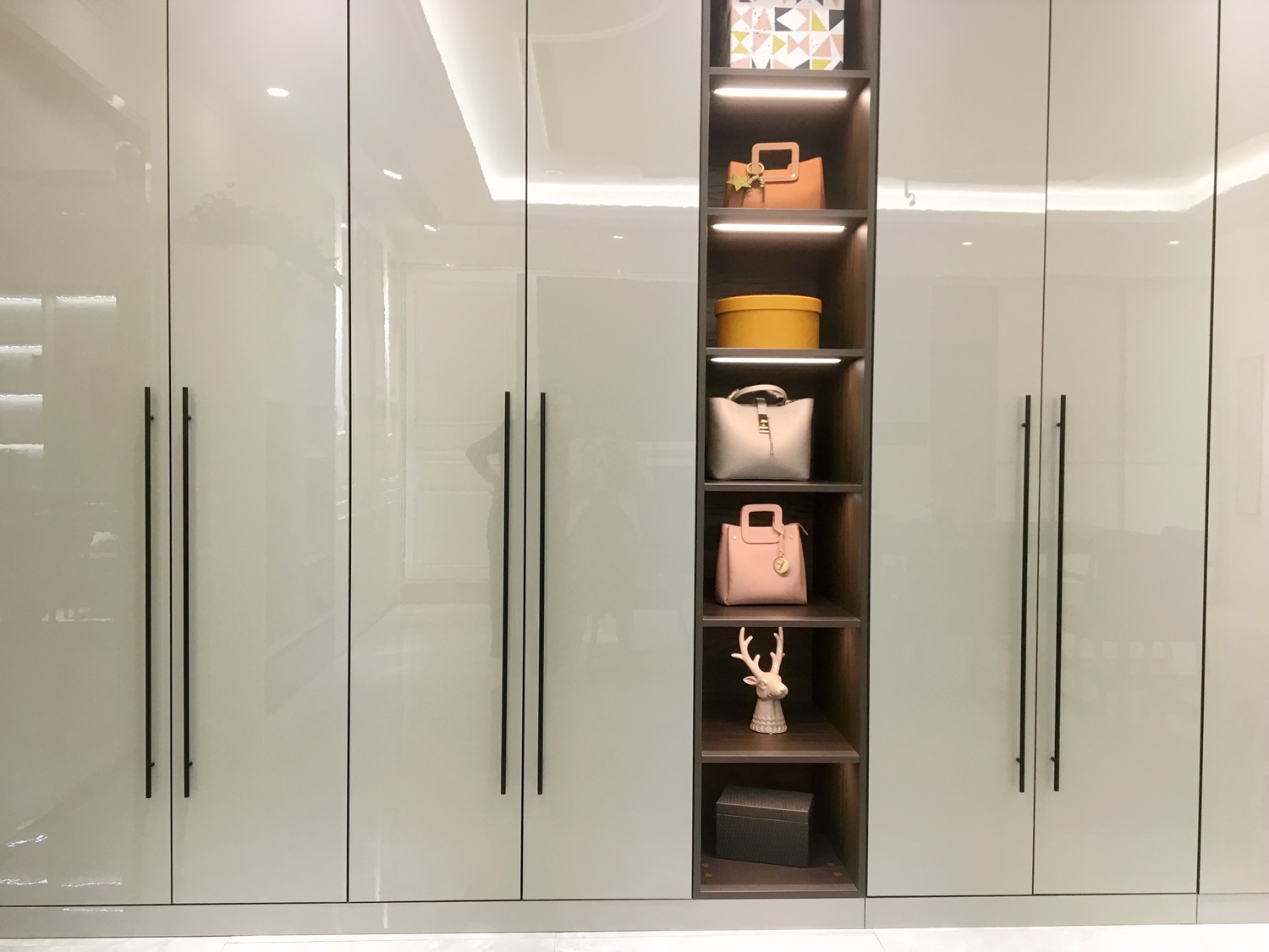 貴朝全屋定製極簡風格衣櫃.jpg