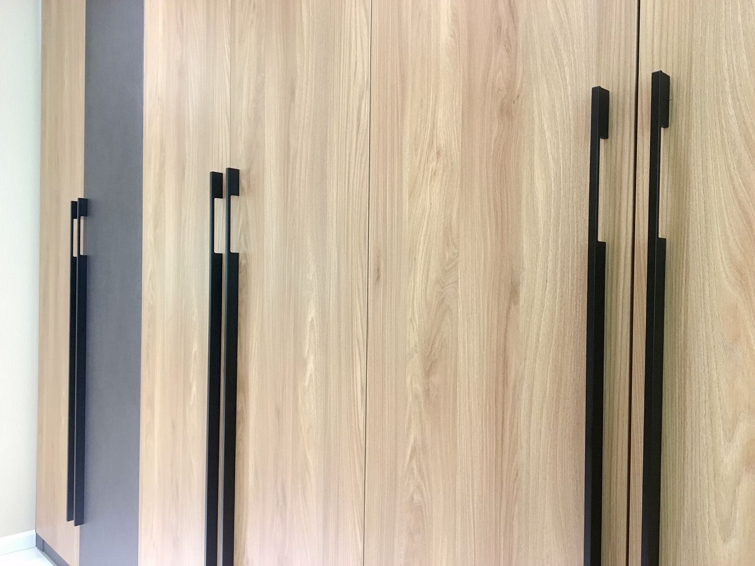 貴朝全屋定製極簡風格衣櫃.jpg