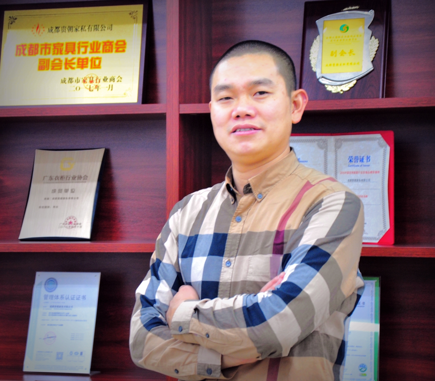 貴朝董事（shì）長謝新.jpg